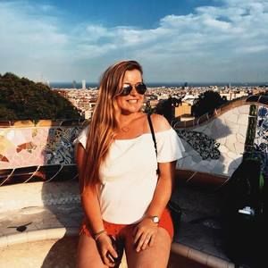 Meet your Posher, Caroline